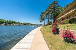 Resort B8
