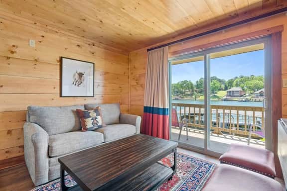 Lakefront Condo with a Cabin-esque feel!