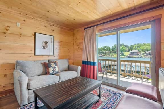Long Island Resort Waterfront King Room Paradise